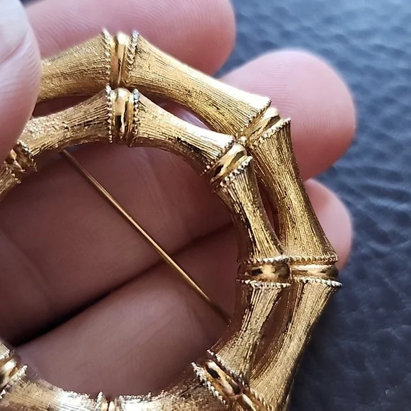 VTG Monet Gold Bamboo-Inspired Brooch - Picture 7 of 9